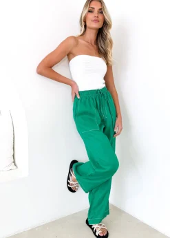Women Gingham & Heels Pants><noscript><img width=