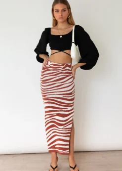 Women Gingham & Heels Crops><noscript><img width=