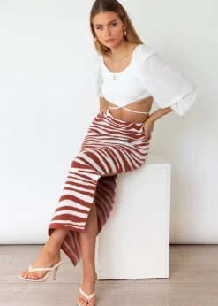 Women Gingham & Heels Crops><noscript><img width=