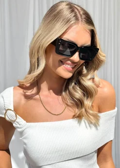 Women Gingham & Heels Sunglasses><noscript><img width=
