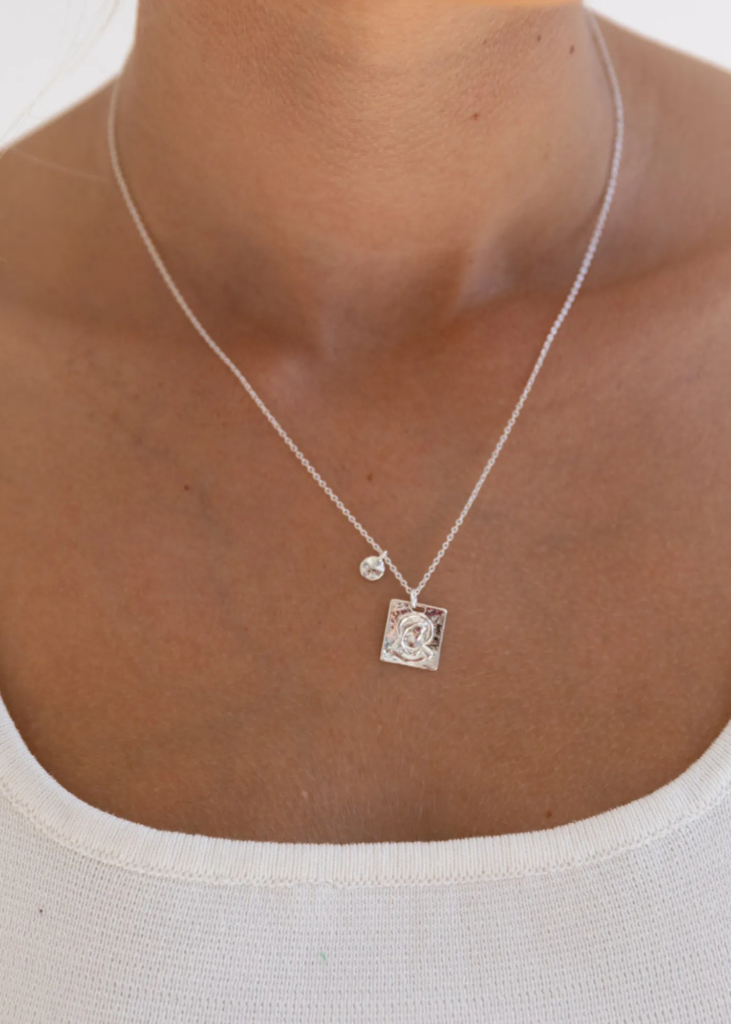 Women Gingham & Heels Jewellery>Theta Charm Necklace