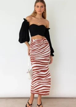 Women Gingham & Heels Crops>Touching The Ground Crop