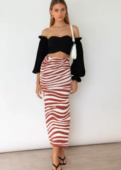 Women Gingham & Heels Crops><noscript><img width=