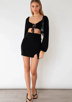Women Gingham & Heels Crops><noscript><img width=