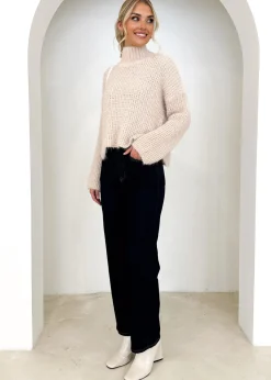 Women Gingham & Heels Crops><noscript><img width=
