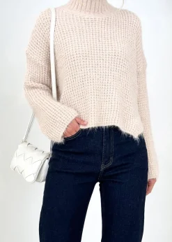 Women Gingham & Heels Crops><noscript><img width=
